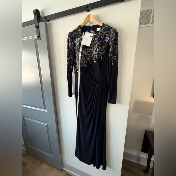 BNWT Mac Duggal Navy Embellished Long Sleeve Fitted Gown - Picture 5 of 8